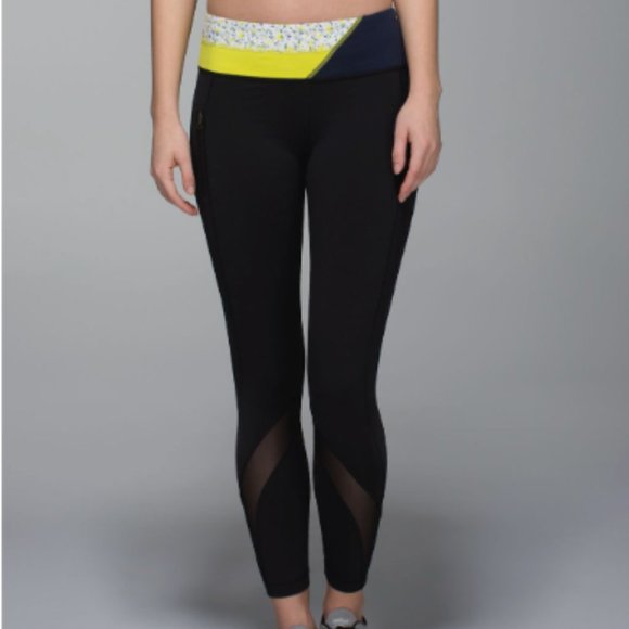 LuluLemon Inspire Tight II (Mesh) - Picture 10 of 11